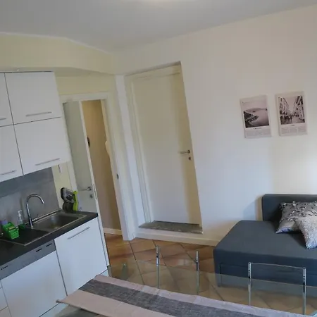 Cosy & Bath & Kitchen Near